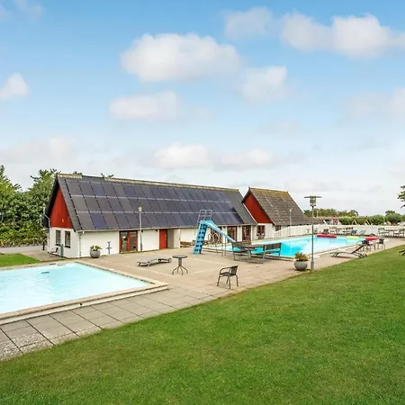 2 Bedroom In Lägenhet Allinge-Sandvig